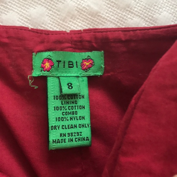 Red w detail strapless dress - Picture 4 of 4